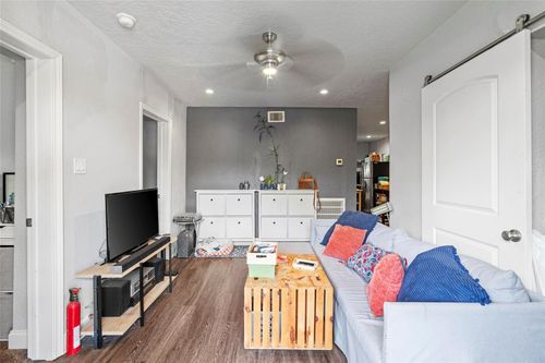 1-4630 Woodside St, Houston, TX, 77023-1360 | Card Image