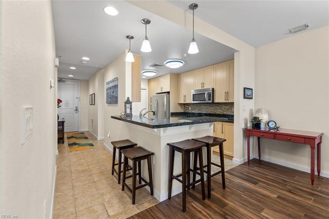 APT-121B - 3738 Sandpiper Rd, House attached with 2 bedrooms, 2 bathrooms and null parking in Virginia Beach VA | Image 22