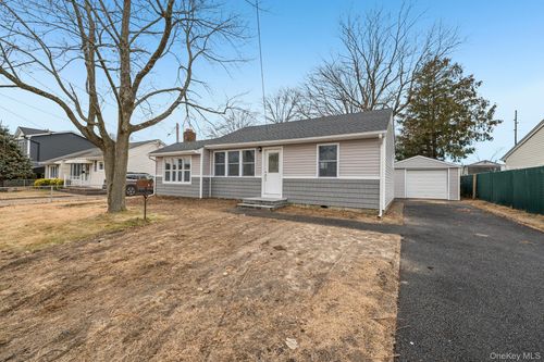 1354 Brooklyn Blvd, Bay Shore, NY, 11706-4009 | Card Image