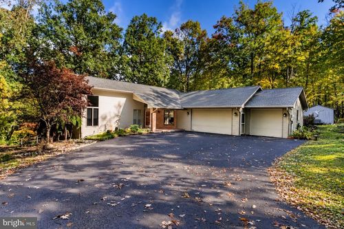 7 Trout Ln, MARYSVILLE, PA, 17053-9423 | Card Image