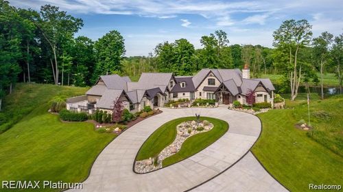 1286 Gray Fox Ct, Howell, MI, 48843-9053 | Card Image