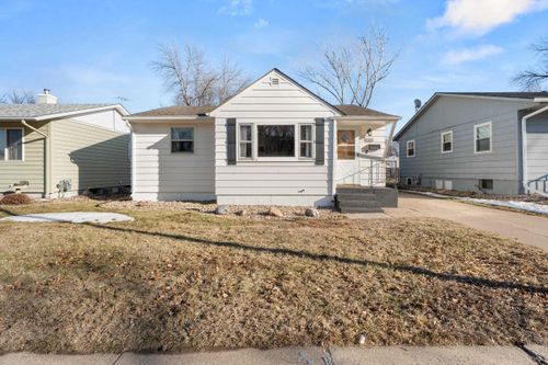 420 S Lincoln Ave, Sioux Falls, SD, 57104-3827 | Card Image