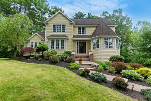 15 Hillside St, Rowley, MA, 01969-1618 | Card Image