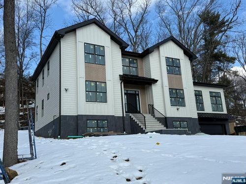 24 Peterson Road, Wayne, NJ, 07470 | Card Image