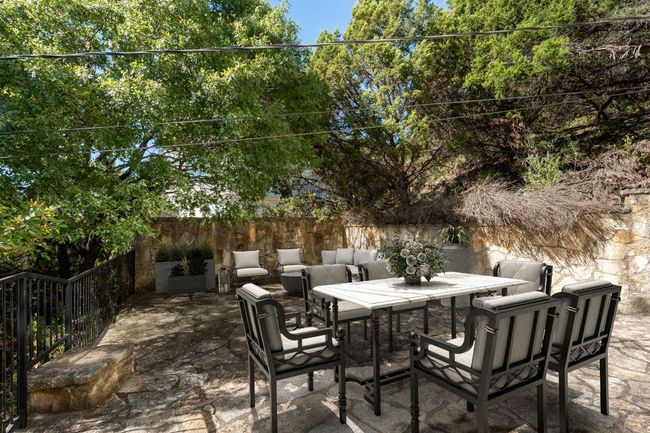 Courtyard is great for outdoor dinning area or whatever your creativity envisions. | Image 29