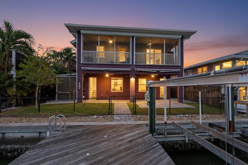 566 Coconut Ave, GOODLAND, FL, 34140 | Card Image