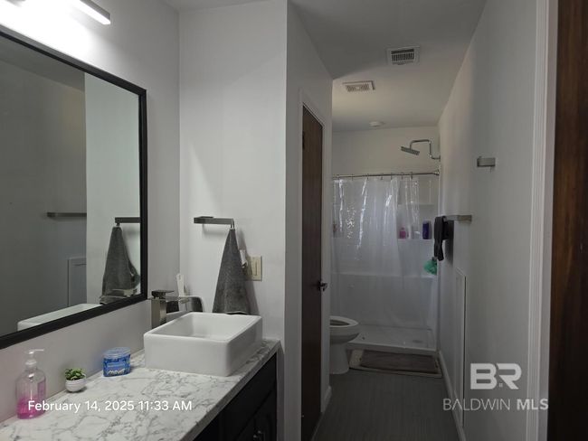 Bathroom | Image 16