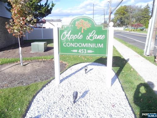 453 Liberty St, Little Ferry, NJ, 07643-1032 | Card Image