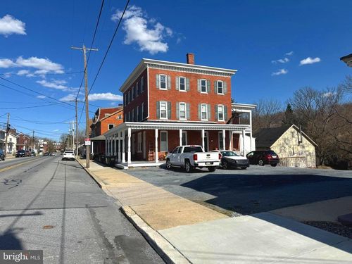 47 E Main St, ADAMSTOWN, PA, 19501-5003 | Card Image
