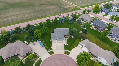 507 Erin Cir Circle, Hartford, SD, 57033 | Card Image