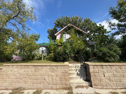 315 Bridge St, Le Sueur, MN, 56058-1815 | Card Image