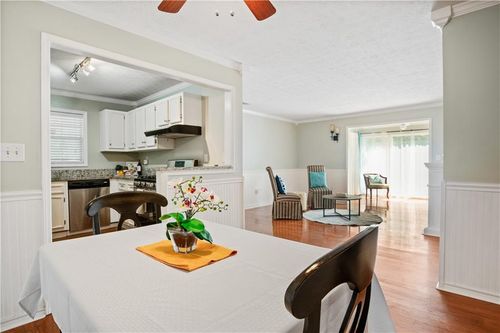 304 Natchez Trce, Sandy Springs, GA, 30350-3010 | Card Image