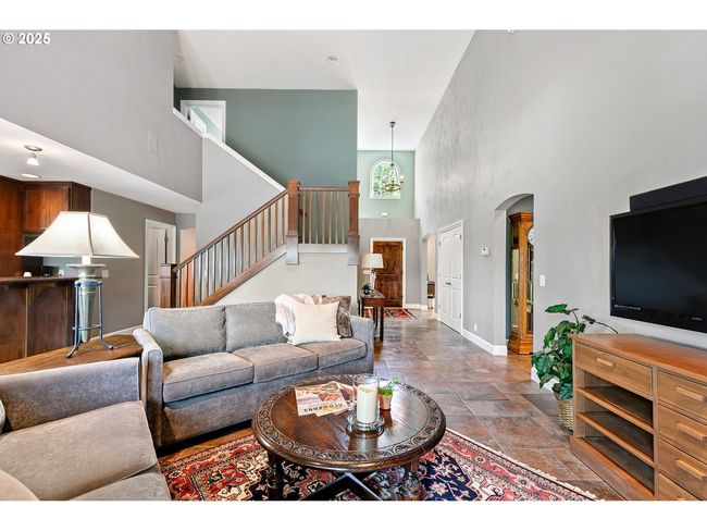 380 Mountaingate Dr, House other with 3 bedrooms, 3 bathrooms and 3 parking in Springfield OR | Image 18