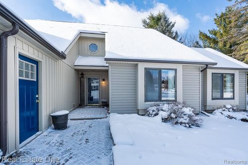 1217 Eagle Nest Dr, Rochester, MI, 48306-1217 | Card Image