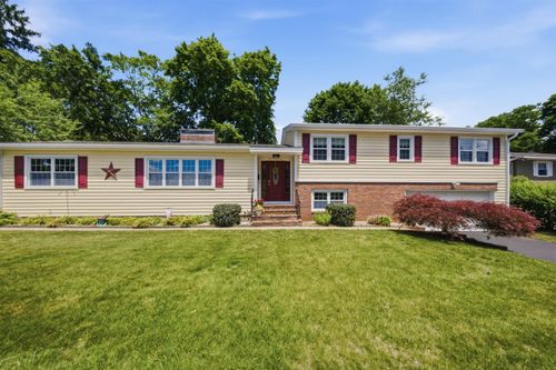 494 Laurel Street, Manchester, NH, 03103 | Card Image