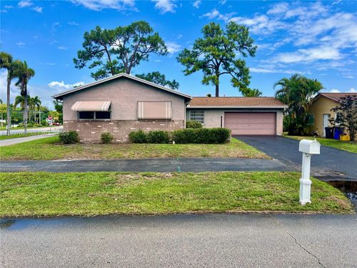 7275 Pine Manor Dr, Lake Worth, FL, 33467-8850 | Card Image