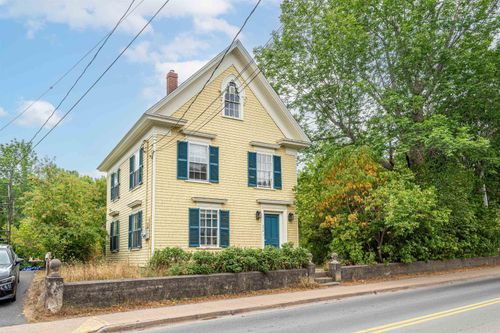 424 Main St, Mahone Bay, NS, B0J2E0 | Card Image