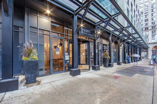 {{alt}} | Card Image