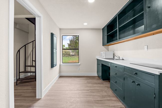 Kitchen in Apartment | Image 30