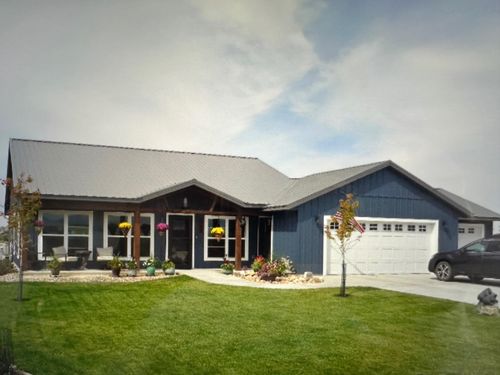 147 Safari Dr, Saratoga, WY, 82331-5230 | Card Image