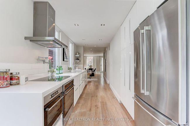 14 Marion St, House attached with 3 bedrooms, 3 bathrooms and null parking in Toronto ON | Image 17