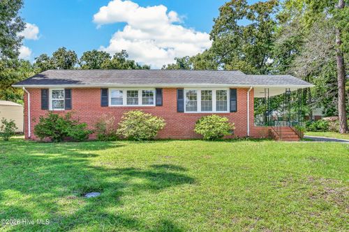 923 Sioux Dr, Jacksonville, NC, 28540-3739 | Card Image