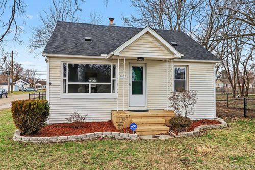 5825 N Newburgh Rd, Westland, MI, 48185-1916 | Card Image