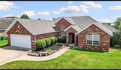 410 Coopers Farm Rd, Centerton, AR, 72719-9466 | Card Image