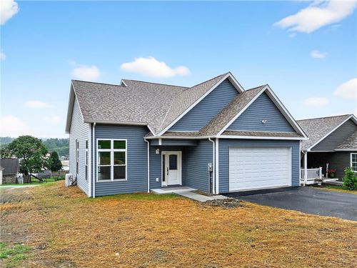 211 Reed Ave, Houston, PA, 15342-1722 | Card Image