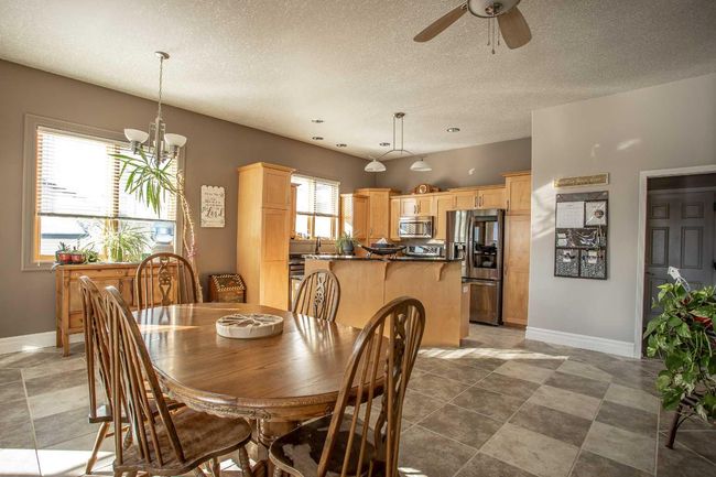 7 Chinook Crescent, House other with 5 bedrooms, 3 bathrooms and 6 parking in High Level AB | Image 10