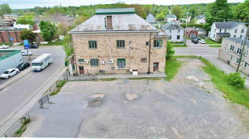 100 Garden St, Gananoque, ON, K7G1H9 | Card Image