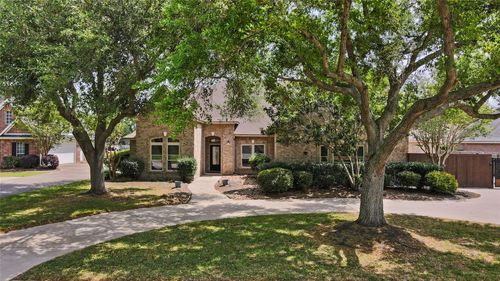 704 Heritage Oaks Dr, Angleton, TX, 77515-8820 | Card Image