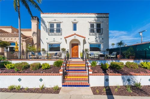 813 13th St, Huntington Beach, CA, 92648-3434 | Card Image