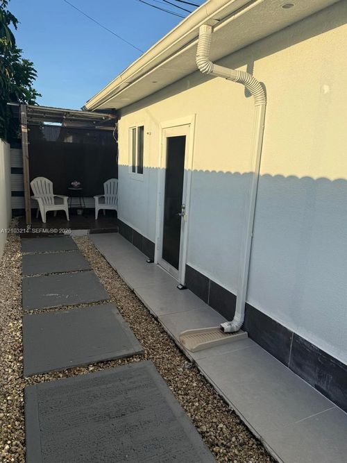 1-10450 Sw 149th Ter, Miami, FL, 33176-7764 | Card Image