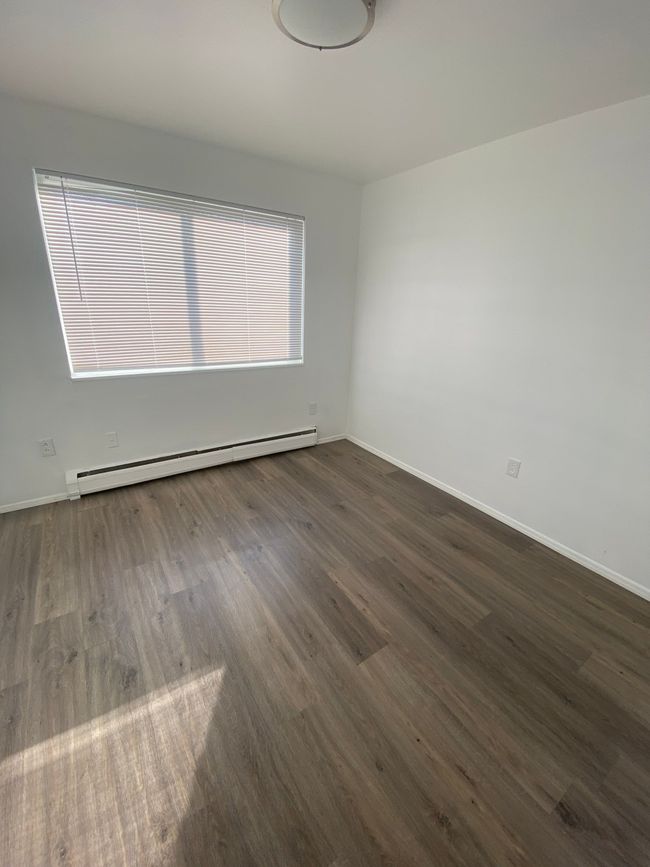 10612 Grand River Rd, House other with 2 bedrooms, 1 bathrooms and null parking in Brighton MI | Image 4