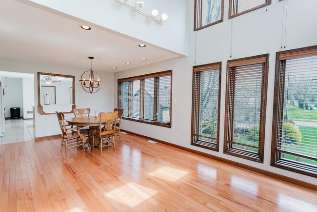 dining room d | Image 28