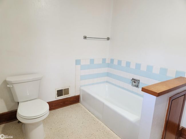 1128 Prince St, House other with 5 bedrooms, 4 bathrooms and null parking in Grinnell IA | Image 38