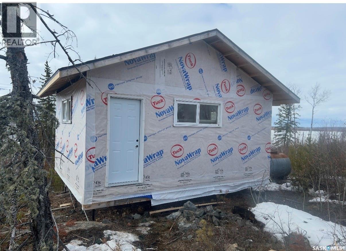 Residential in Lac La Ronge Provincial Park 3