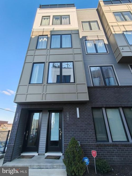 192-3001 Cityview Walk, PHILADELPHIA, PA, 19125-4364 | Card Image