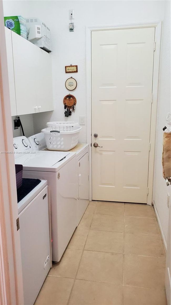7310 Nw 17 Th Ct, House other with 4 bedrooms, 2 bathrooms and null parking in Pembroke Pines FL | Image 32