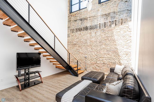 Living Room | Image 17