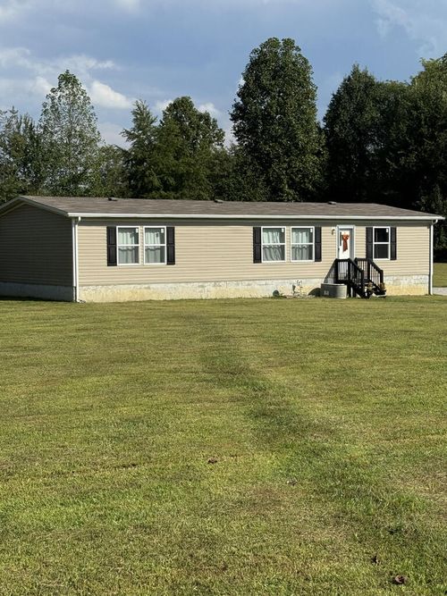 377 Choctaw Ln, Sparta, TN, 38583-3612 | Card Image