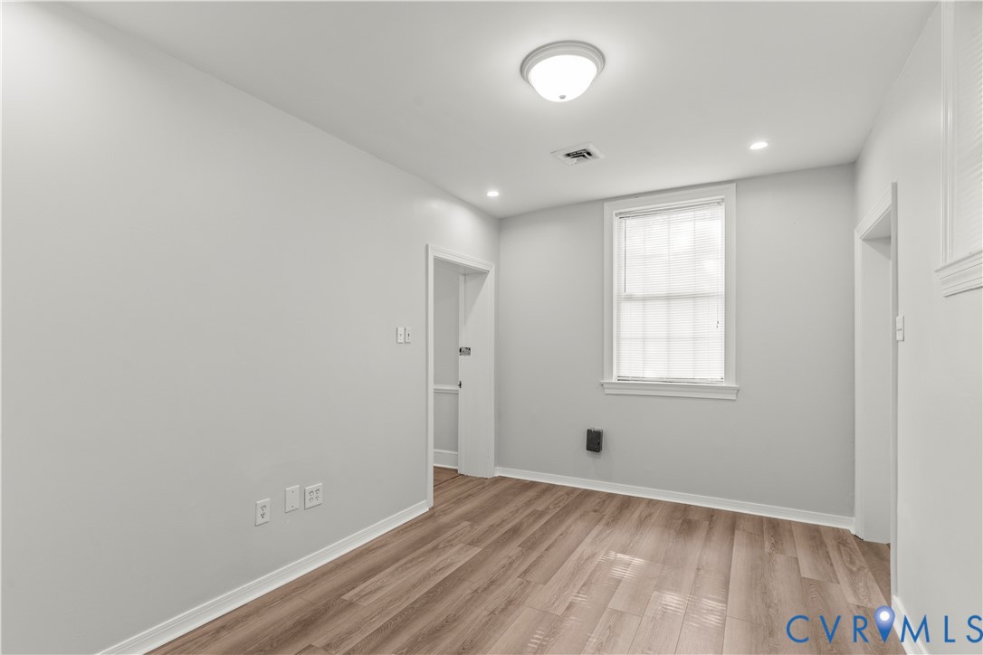 Commercial Lease in Unknown 3