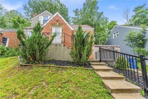 3528 Meadowbrook Blvd, Cleveland Heights, OH, 44118-3659 | Card Image
