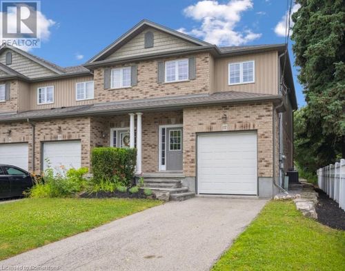 137 River Rd E, Kitchener, ON, N2B2G7 | Card Image