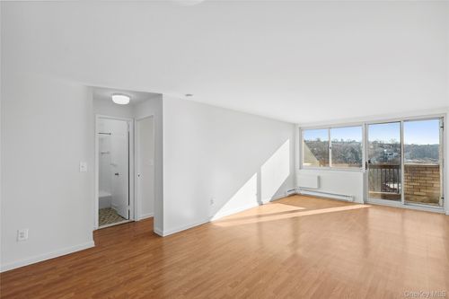 26m-1 Glenwood Ave, Yonkers, NY, 10701-7782 | Card Image