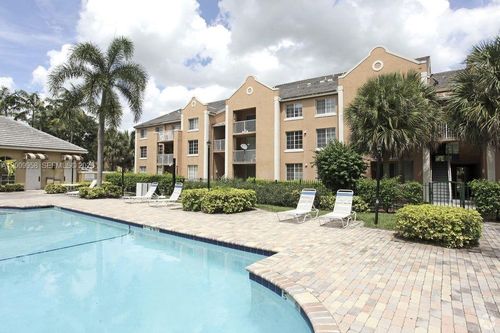 202-711 Sw 111th Way, Pembroke Pines, FL, 33025-7010 | Card Image