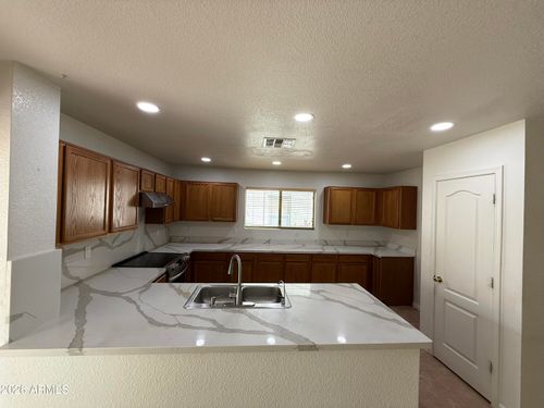 9518 N 82nd Gln, Peoria, AZ, 85345-3137 | Card Image