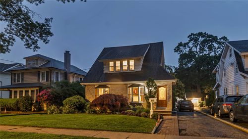 110 Driscoll Ave, Rockville Centre, NY, 11570-6007 | Card Image