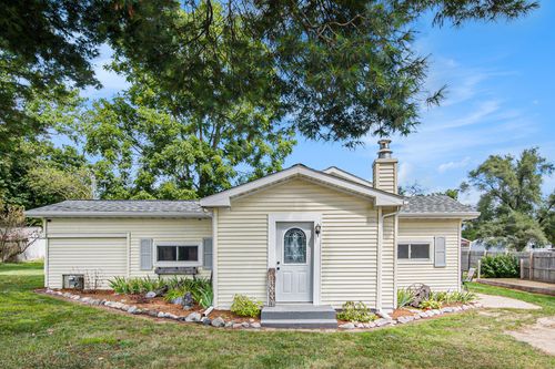 210 Maple St, Leslie, MI, 49251-9433 | Card Image